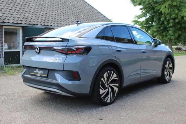 Volkswagen ID.5 (2023) thumbnail 2