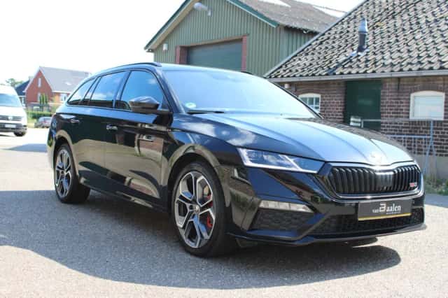 Škoda Octavia (2023) thumbnail 2