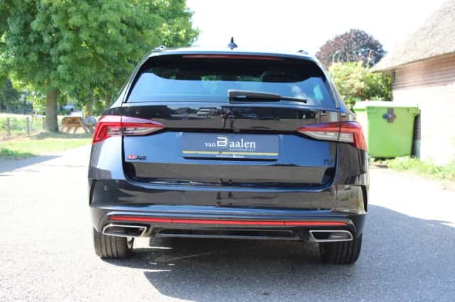 Škoda Octavia (2023) thumbnail 5