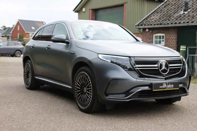 Mercedes-Benz EQC (2022) thumbnail 2