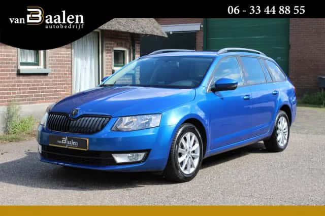 Škoda Octavia (2015) thumbnail 1