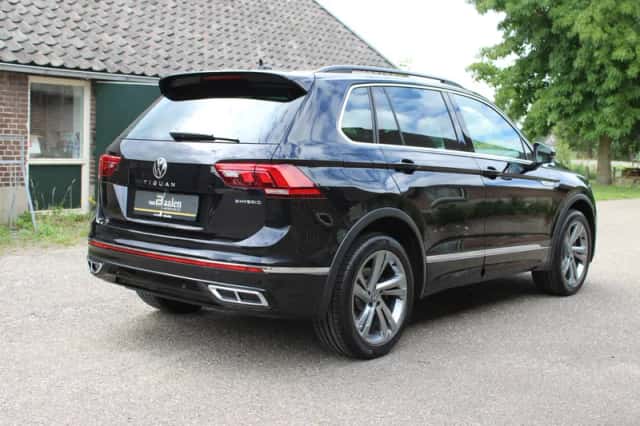 Volkswagen Tiguan (2023) thumbnail 4
