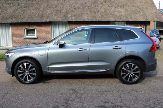 Volvo XC60 (2018) thumbnail 4