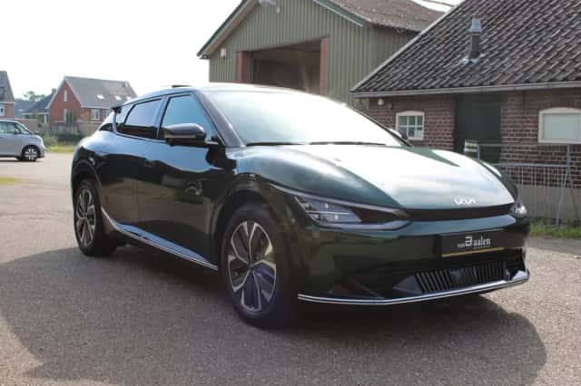 Kia EV6 (2022) thumbnail 2