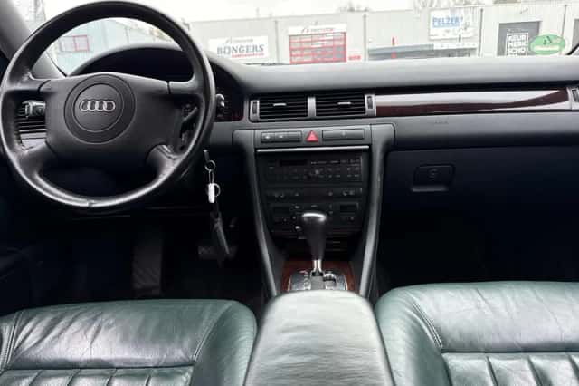 Audi A6 (1998) thumbnail 2