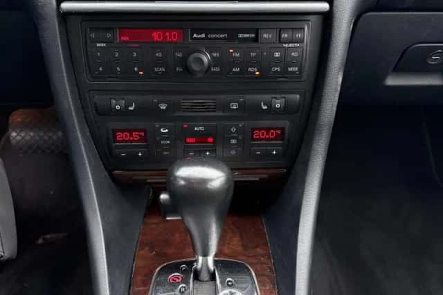 Audi A6 (1998) thumbnail 4