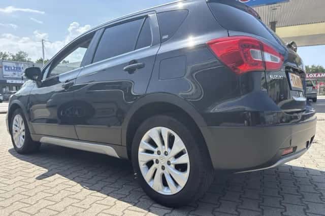 Suzuki S-Cross (2018) thumbnail 3
