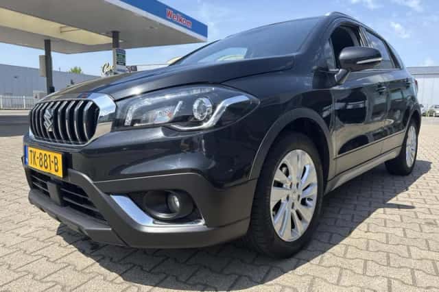 Suzuki S-Cross (2018) thumbnail 5