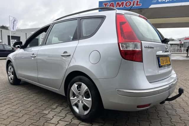 Hyundai i30 (2010) thumbnail 3