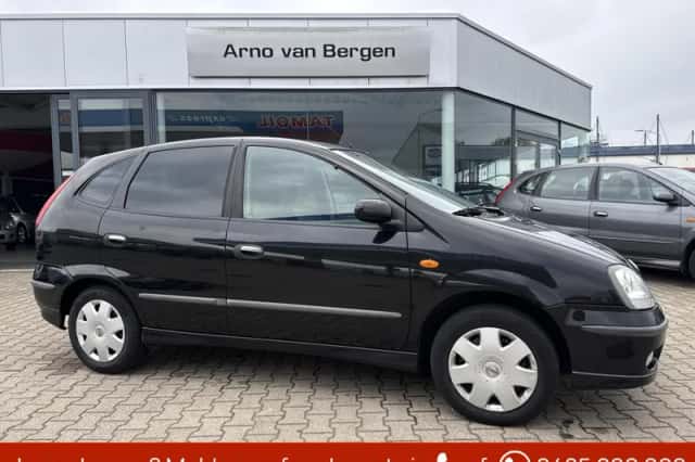 Nissan Almera Tino (2006) thumbnail 1