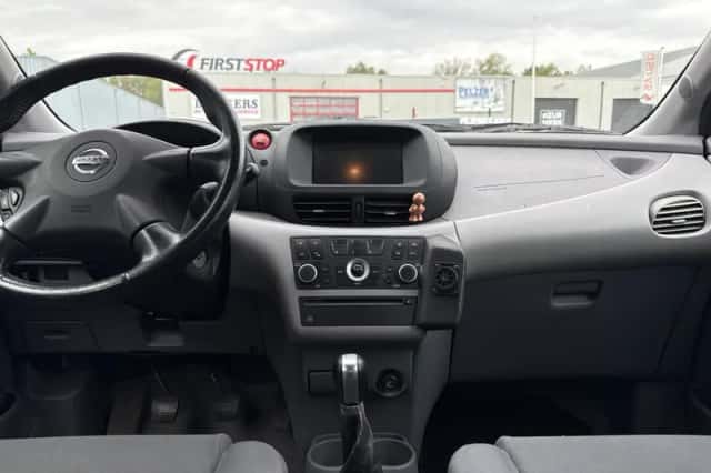 Nissan Almera Tino (2006) thumbnail 2