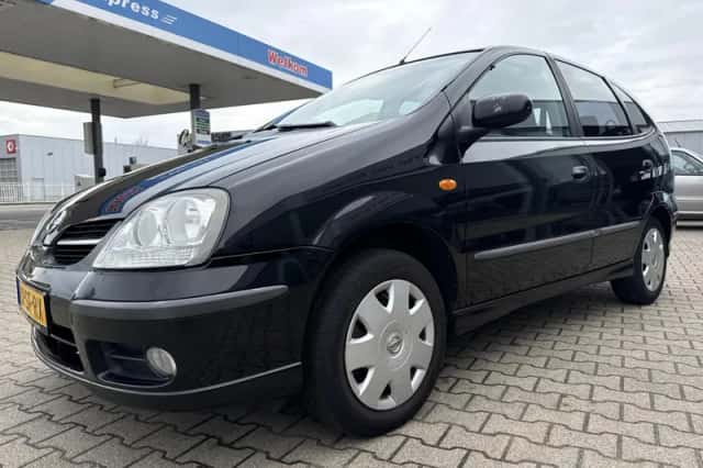 Nissan Almera Tino (2006) thumbnail 3