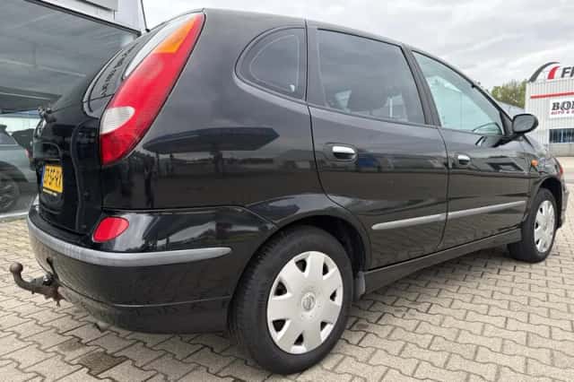 Nissan Almera Tino (2006) thumbnail 5
