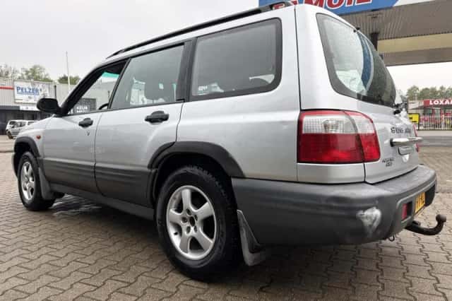 Subaru Forester (2002) thumbnail 3