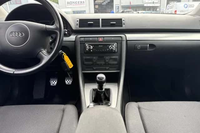 Audi A4 (2002) thumbnail 2
