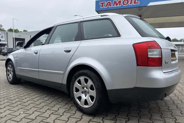 Audi A4 (2002) thumbnail 3