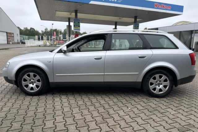 Audi A4 (2002) thumbnail 5