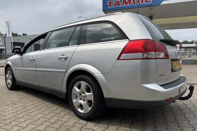 Opel Vectra (2007) thumbnail 3