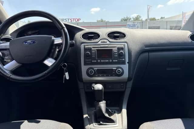 Ford Focus (2007) thumbnail 2