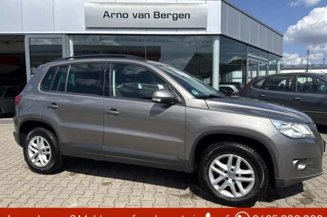 Volkswagen Tiguan (2010) thumbnail 1