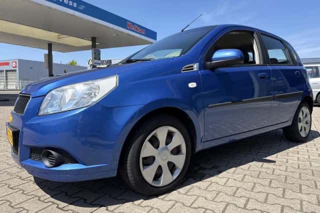 Chevrolet Aveo (2010) thumbnail 5