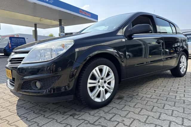 Opel Astra (2009) thumbnail 5