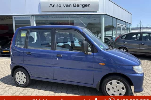 Daihatsu Move (2002) thumbnail 1
