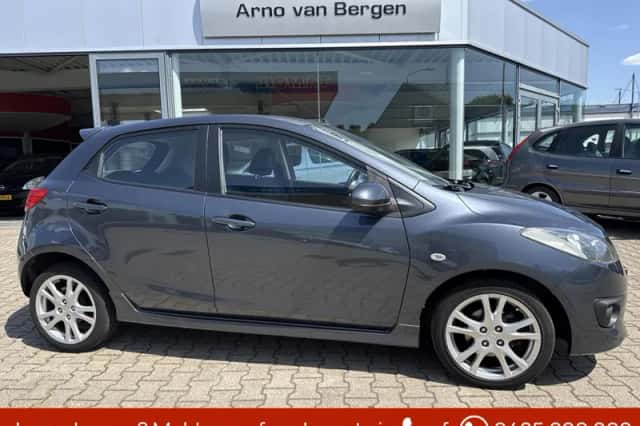 Mazda 2 (2008) thumbnail 1