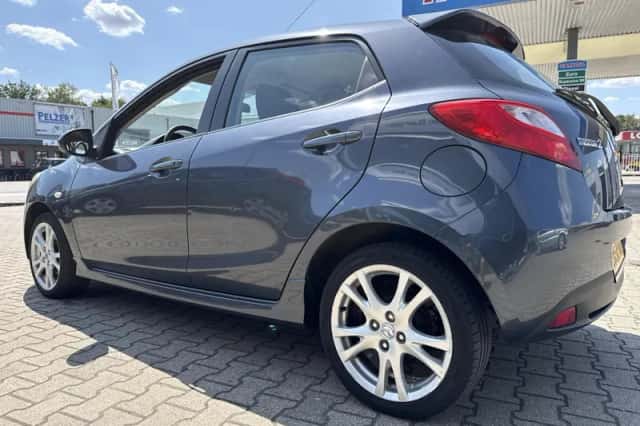 Mazda 2 (2008) thumbnail 3
