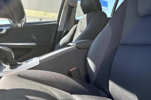 Volvo V60 (2014) thumbnail 6