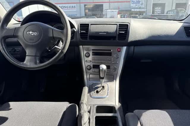 Subaru Outback (2006) thumbnail 2