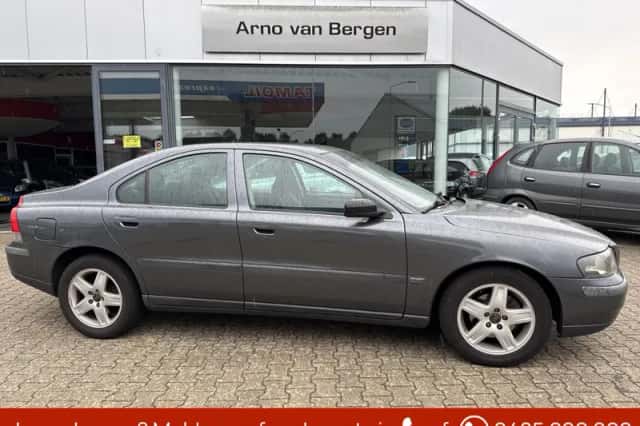 Volvo S60 (2004) thumbnail 1