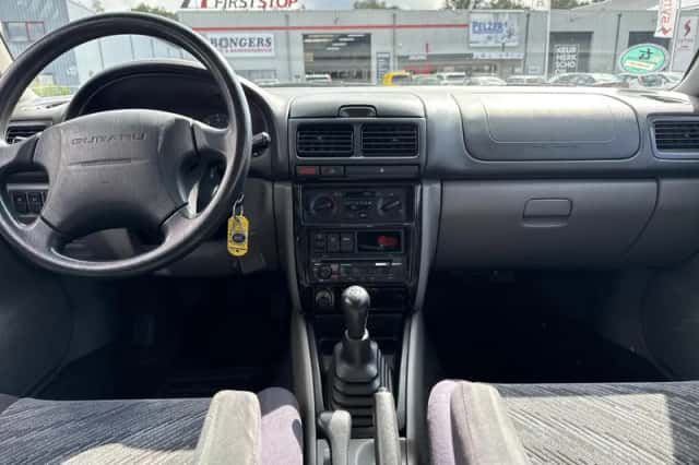 Subaru Forester (2001) thumbnail 2