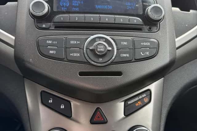 Chevrolet Aveo (2011) thumbnail 6