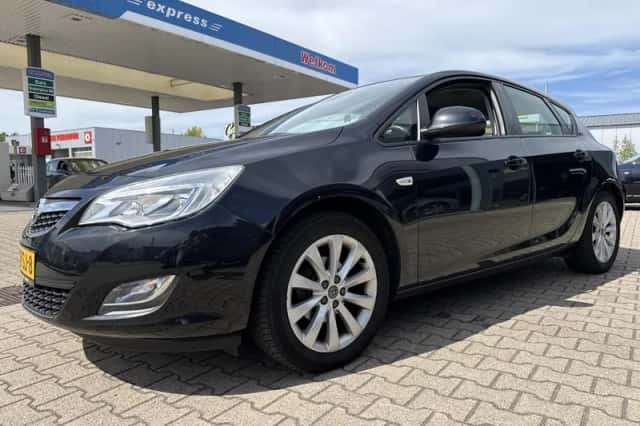Opel Astra (2012) thumbnail 5