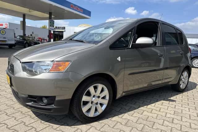Mitsubishi Colt (2011) thumbnail 5