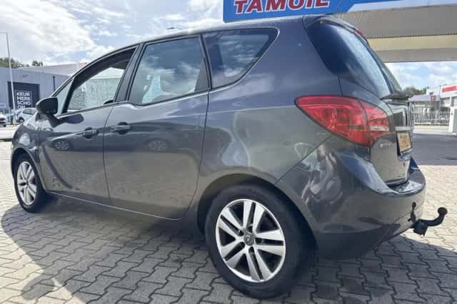 Opel Meriva (2011) thumbnail 3