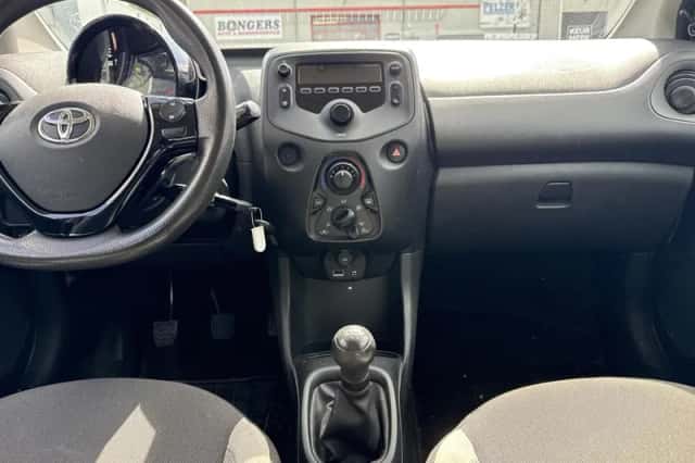 Toyota Aygo (2017) thumbnail 2