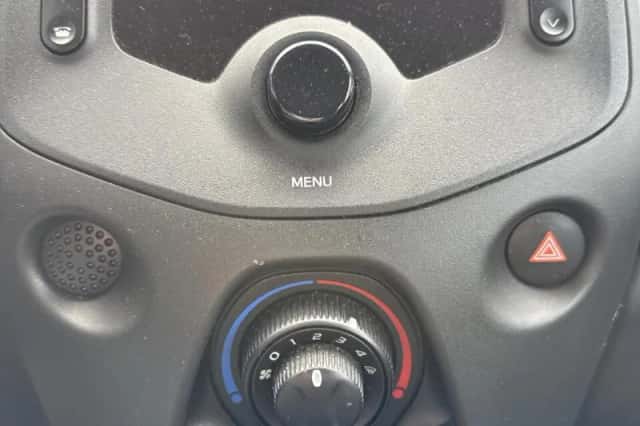 Toyota Aygo (2017) thumbnail 6