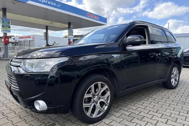 Mitsubishi Outlander (2013) thumbnail 5