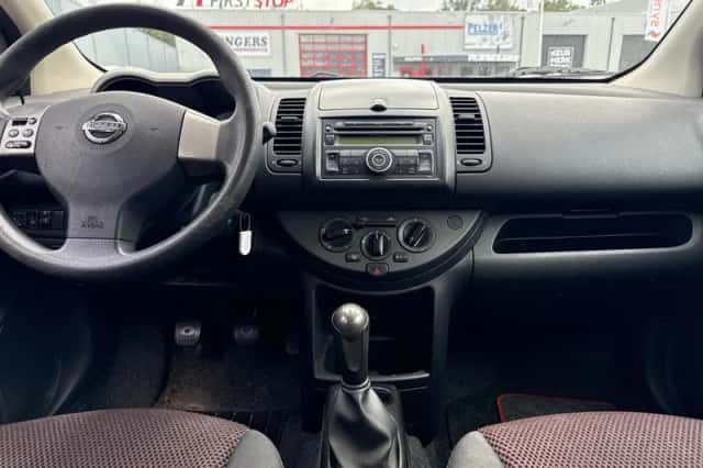 Nissan Note (2008) thumbnail 2