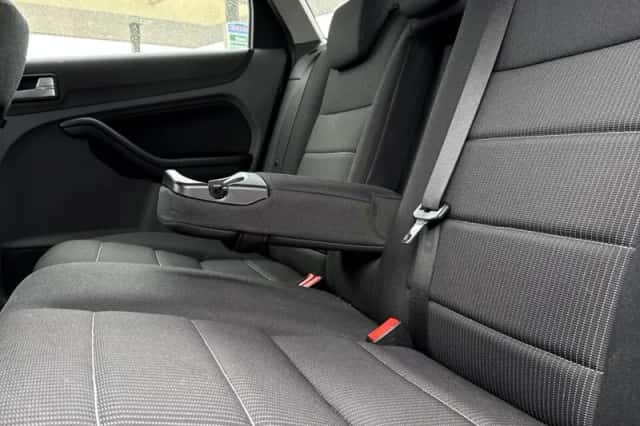 Ford Focus (2009) thumbnail 4