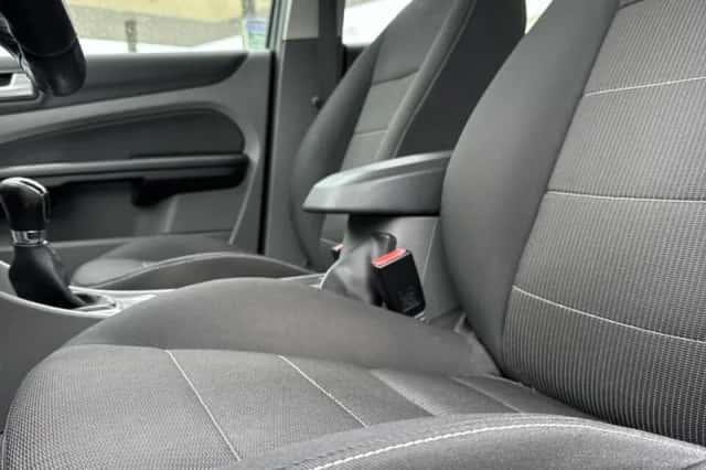 Ford Focus (2009) thumbnail 6