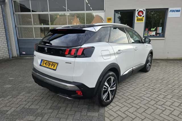 Peugeot 3008 (2019) thumbnail 4
