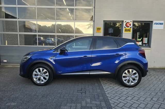 Renault Captur (2022) thumbnail 6