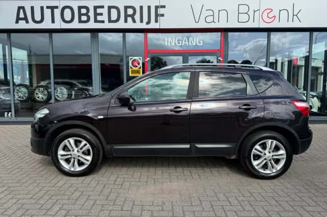 Nissan Qashqai (2010) thumbnail 1