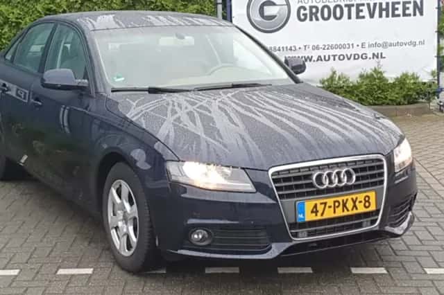 Audi A4 (2011) thumbnail 2