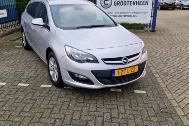 Opel Astra (2015) thumbnail 2