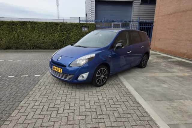 Renault Grand Scénic (2011) thumbnail 1