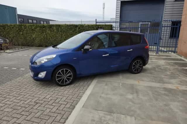 Renault Grand Scénic (2011) thumbnail 2